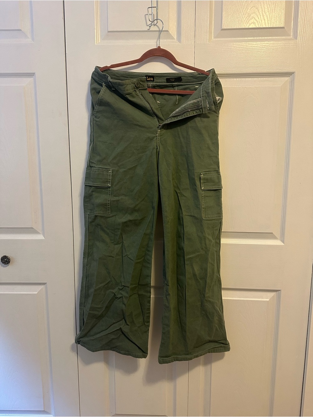 Lee Olive Wide-Leg Cargo Jeans - Picture 3 of 5